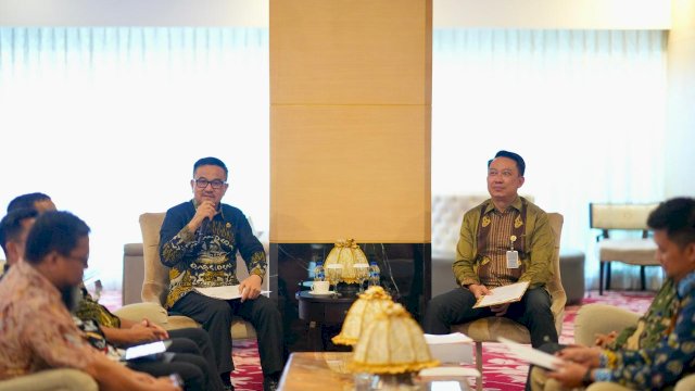 Sekretaris Daerah Provinsi Sulawesi Selatan, Jufri Rahman, menghadiri Exit Meeting Badan Pemeriksa Keuangan (BPK).