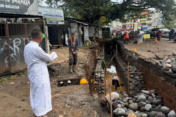 Gubernur Sulsel Tinjau Progres Jalan Hertasning, Drainase Diperbesar untuk Atasi Genangan