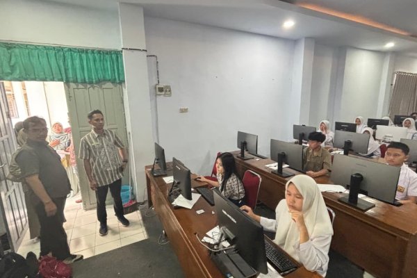 1.001 Peserta Ikuti Seleksi Jalur Keunggulan SMAN 17 Makassar, Ombudsman Lakukan Pemantauan