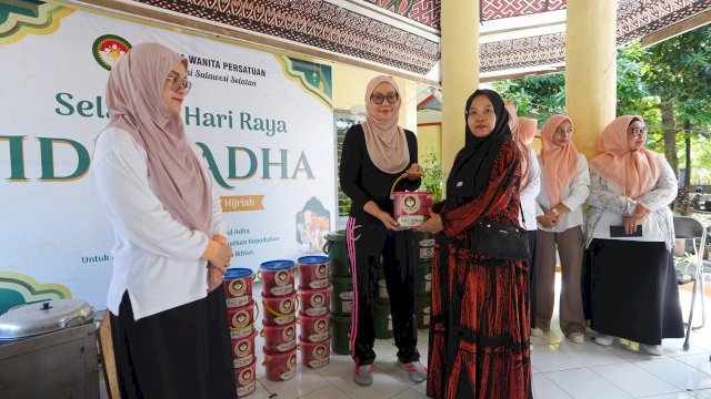 DWP Sulsel Salurkan Daging Kurban untuk Yatim Piatu, Lansia, Anak Stunting, dan Warga Rentan pada Idul Adha 1447 H
