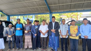 Bupati Chaidir Syam Salurkan Langsung Daging Kurban untuk Warga Kurang Mampu di Maros