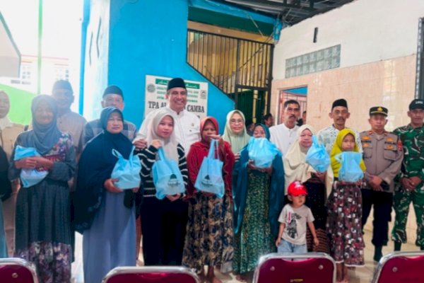 Pemkab Maros Salurkan Daging Kurban Bantuan Presiden RI ke Warga Camba