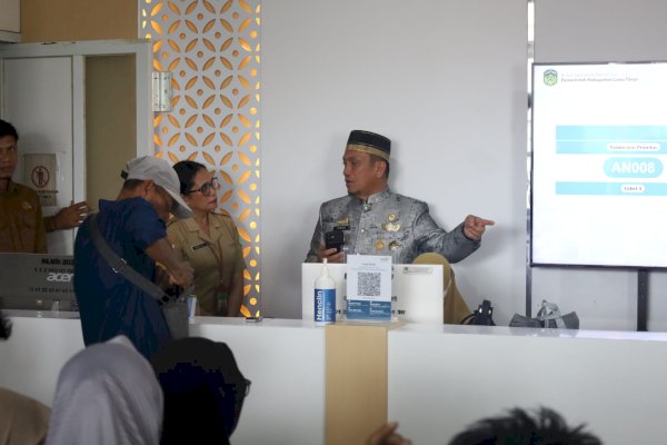 Dapati Antrean Panjang di RSUD I Lagaligo, Bupati Ibas Instruksi Tambah Meja Layanan