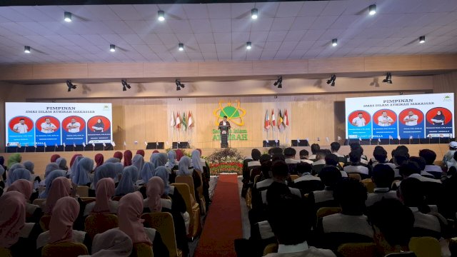 SMAS Islam Athirah resmi menamatkan 121 siswa.
