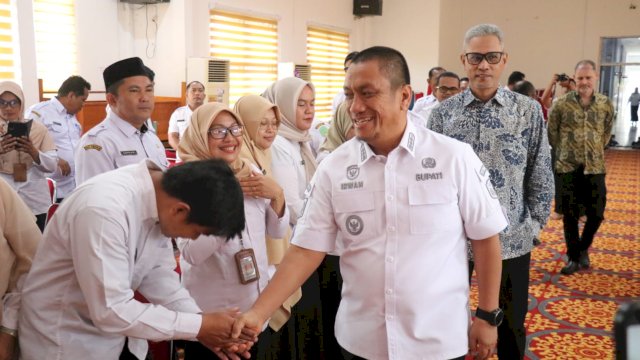 Bupati Ibas Siapkan Guru Bahasa Inggris Go International Mengikuti Pelatihan ToT Profesional