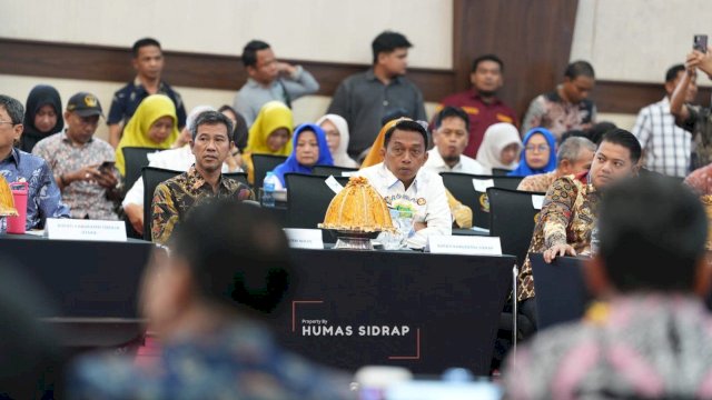 Bupati Sidrap, Syaharuddin Alrif dalam forum High Level Meeting (HLM) Tim Pengendalian Inflasi Daerah (TPID) Sulawesi Selatan.