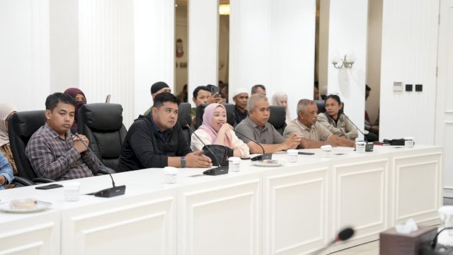 Warga Kelurahan Bira, Kecamatan Tamalanrea, menolak proyek PSEL di sekitar kampung.