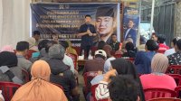 Kunjungi Konstituen di Bulogading, Andre Tanta Jelaskan Soal Data Desil dan Ajak Warga Pilah Sampah