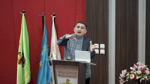 Kuliah Umum di FH Unhas, Appi Cerita Perjuangan dari Penyiar Radio hingga Wali Kota Makassar