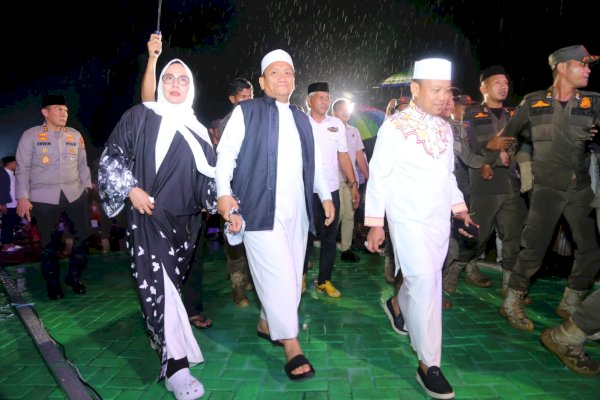 Hujan Tak Surutkan Iman, Ribuan Warga Padati Tabligh Akbar Ustadz Das’ad Latif