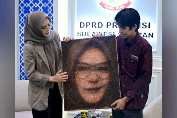 Cicu Apresiasi Karya Seniman Muda Bulukumba, Lukisan Benang Kasman Tubillahi Jadi Simbol Kreativitas Anak Sulsel