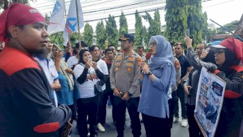 Ketua DPRD Sulsel Rachmatika Dewi “Cicu” Temui Massa Aksi May Day, Pastikan Aspirasi Ditindaklanjuti