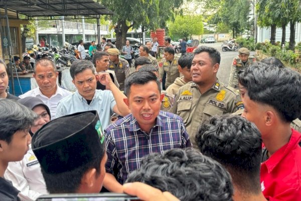 Di Tengah Aksi, Heriwawan Dengarkan 13 Tuntutan, Tegaskan Komitmen Kawal Suara Rakyat