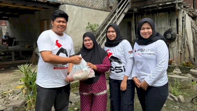Jumat Berbagi PSI Sulsel di Kabupaten Pinrang.