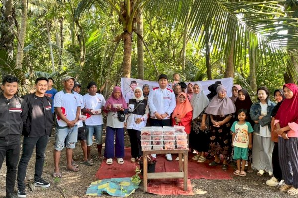 Moment Iduladha, Ketua PSI Sulsel Muammar Gandi Tebar Kepedulian Lewat Aksi Berbagi Daging Kurban di Jeneponto