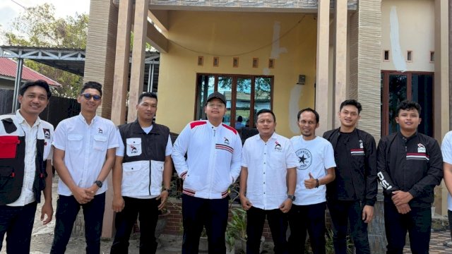 Ketua DPW PSI Sulsel, Muammar Ferirae Gandi Rusdi, salurkan daging kurban di tiga Daerah.