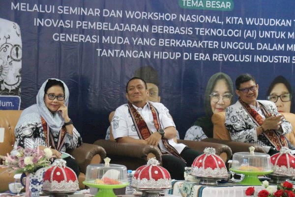 Bupati Ibas Ajak Guru Kuasai AI Tanpa Tinggalkan Nilai Lokal ‎