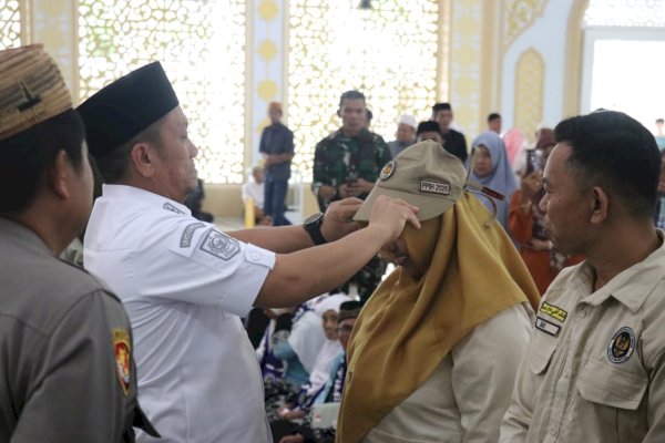 Di Lepas Bupati Ibas, 28 CJH Luwu Timur Menuju Tanah Suci ‎ ‎