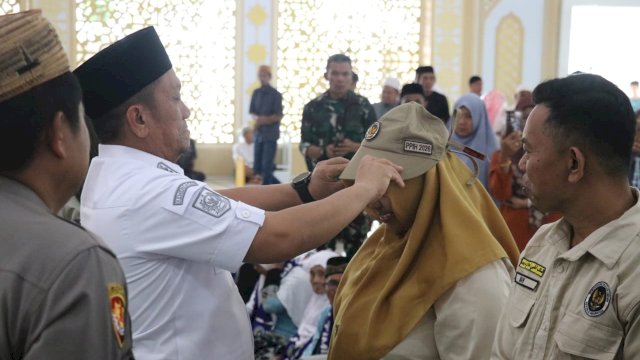 Di Lepas Bupati Ibas, 28 CJH Luwu Timur Menuju Tanah Suci &lrm; &lrm;