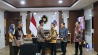 Bertemu Wamendagri, Wali Kota Tasming Hamid Bahas Efisiensi Anggaran hingga Restrukturisasi OPD