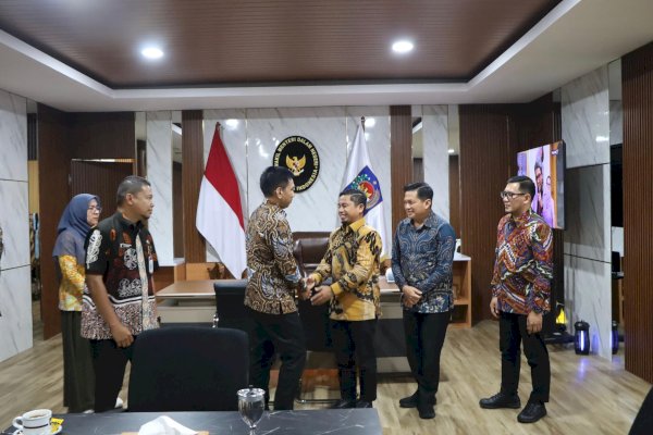 Bertemu Wamendagri, Wali Kota Tasming Hamid Bahas Efisiensi Anggaran hingga Restrukturisasi OPD