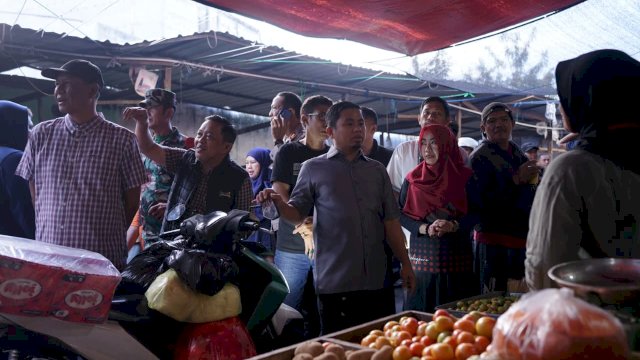 Pastikan Harga Tetap Terkendali, Pemkot Parepare Sidak Sembako di Pasar Tradisional Lakessi