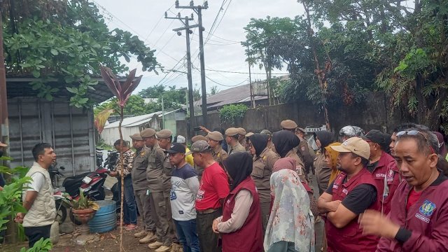 Pendekatan Humanis Berbuah Hasil, 16 PKL di Barawajah Bongkar Mandiri