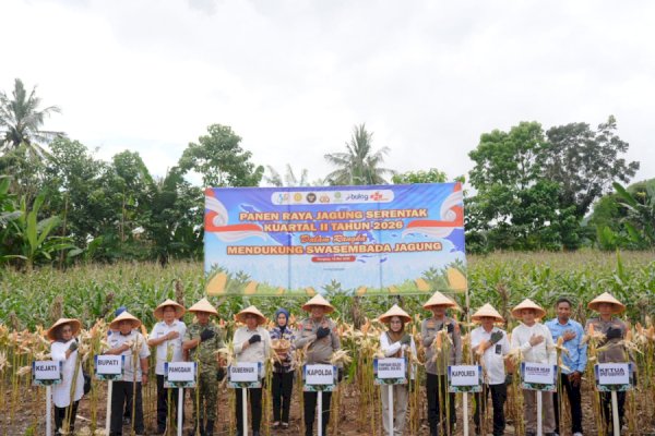 Kapolda Sulsel Hadiri Panen Raya Jagung Nasional di Desa Manggalung Pangkep