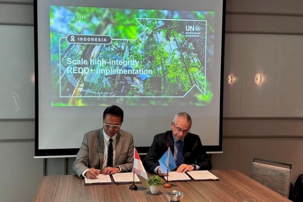 Kementerian Kehutanan dan UNEP Tandatangani Implementing Arrangement untuk Perkuat Kerja Sama REDD+