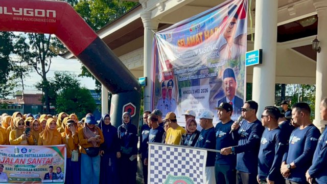 Wabup Takalar Lepas Ribuan Guru dalam Gerak Jalan Santai Hardiknas 2026