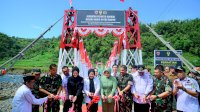 Wagub Fatmawati Resmikan Jembatan Perintis Garuda Merah Putih di Tompobulu