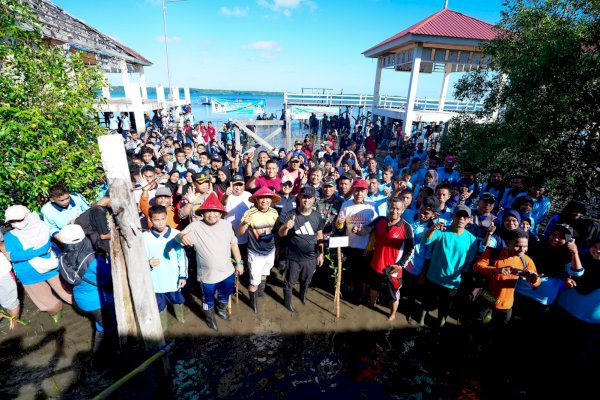 Gubernur Sulsel Tanam 1.000 Mangrove di Selayar Peringati Hari Lingkungan Sedunia, Ajak Warga Hijaukan Pesisir