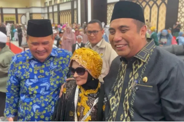 387 Jamaah Haji Kloter 14 Asal Maros Tiba di Tanah Air, Disambut Bupati dan Wabup