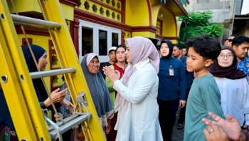 Wagub Sulsel Fatmawati Rusdi Tinjau Korban Kebakaran di Mangasa, Salurkan Bantuan untuk Warga Terdampak