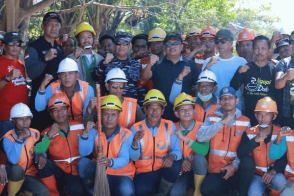 Bupati Daeng Manye Pimpin Aksi Bersih Pulau Sanrobengi, Perkuat Destinasi Wisata Unggulan Takalar
