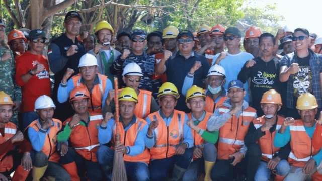 Bupati Daeng Manye Pimpin Aksi Bersih Pulau Sanrobengi, Perkuat Destinasi Wisata Unggulan Takalar