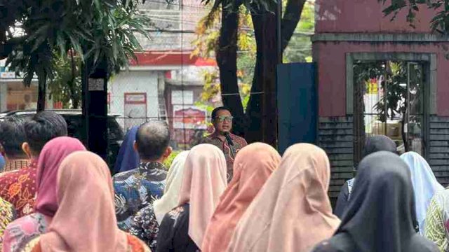 Sekretariat DPRD Makassar Gelar Apel Pagi, Wakil Ketua Hadiri Pelepasan Pegawai Purna Bakti
