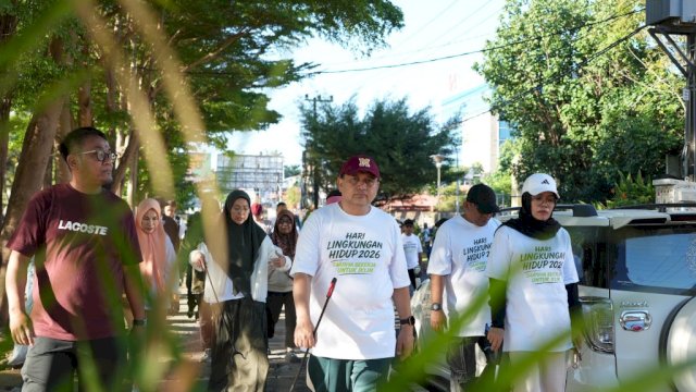 Munafri Pimpin Plogging HLH 2026, Ingatkan Warga Makassar Soal Sampah dan Iklim