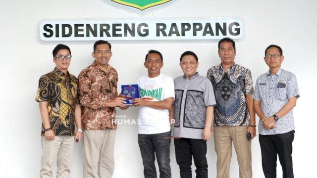Bupati Sidenreng Rappang, Syaharuddin Alrif, menerima kunjungan kerja Anggota DPRD Kota Palopo. (Dok. Humas Sidrap).