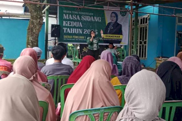 Reses DPRD Pangkep, Syamsinar Janji Kawal Perbaikan Jalan yang Dikeluhkan Warga