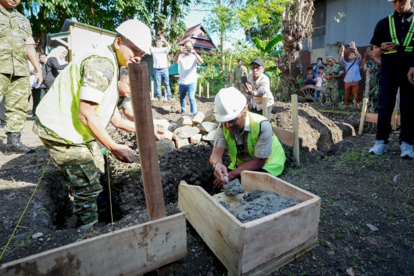 Gubernur Sulsel Andi Sudirman Groundbreaking Pembangunan Rumah Layak Huni di Takalar