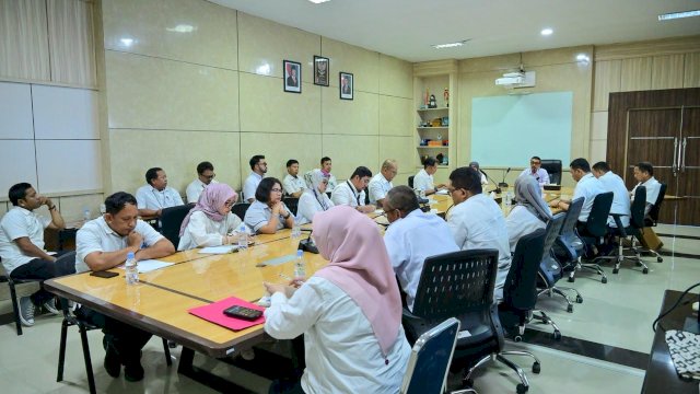 Rapat Koordinasi Perumda Air Minum Kota Makassar dalam Mengatasi Krisis Air Bersih.