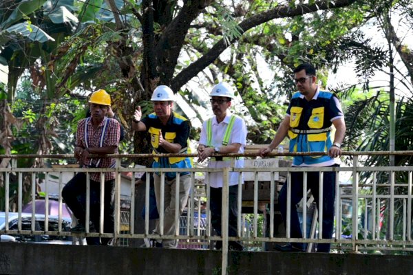 Andi Syahrum Tinjau Normalisasi Saluran Air Baku, Pasokan Air dan Pengendalian Banjir Diperkuat