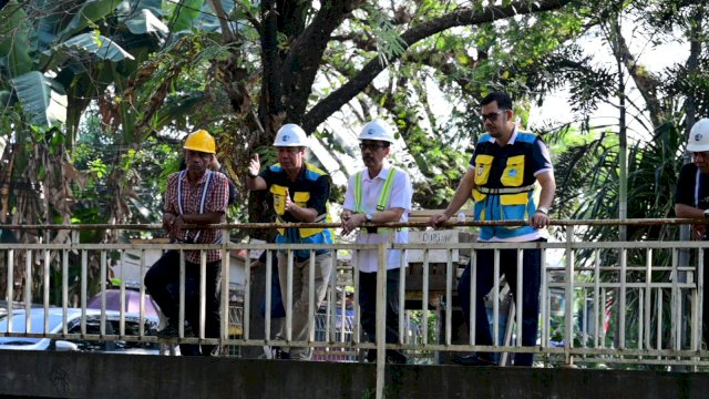Andi Syahrum Tinjau Normalisasi Saluran Air Baku, Pasokan Air dan Pengendalian Banjir Diperkuat.