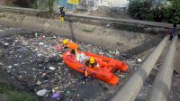 Respon Aduan Warga, Munafri Kerahkan Tim Gabungan Bersihkan Sampah di Kanal Bara-Baraya
