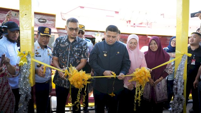Soft launching pete-pete laut oleh Wali Kota Makassar, Munafri Arifuddin, di Dermaga Pulau Barrang Lompo.