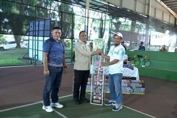 Buka Kejuaraan Tenis Beregu, Bupati Ibas: Momen Wadah Pembinaan Prestasi