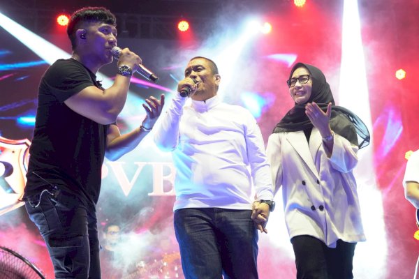 Pecah dan Mengguncang Malili! Repvblik Band Bakar Semangat Ribuan Warga Lutim