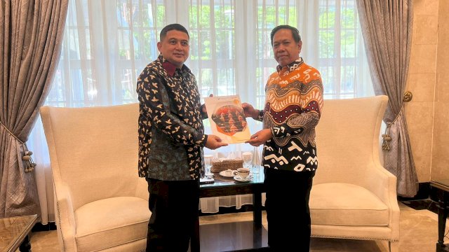 Wali Kota Makassar, Munafri Arifuddin, menerima audiensi Kepala Badan Pusat Statistik (BPS) Kota Makassar, Abdul Hafid, bersama tim lapangan Sensus Ekonomi 2026.