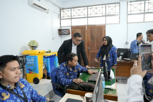 Pantau Verifikasi SPMB 2026, Wali Kota Munafri Tegaskan Tak Ada Ruang untuk Titipan dan Calo